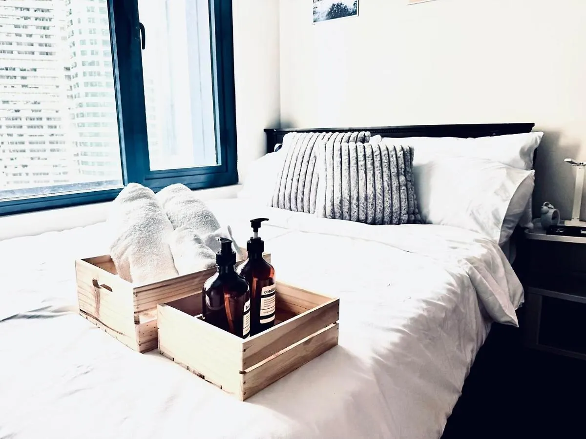 Apartment Luxurious 2 Bedroom Oasis In Air Residences With Bar Ktv And Games Manila